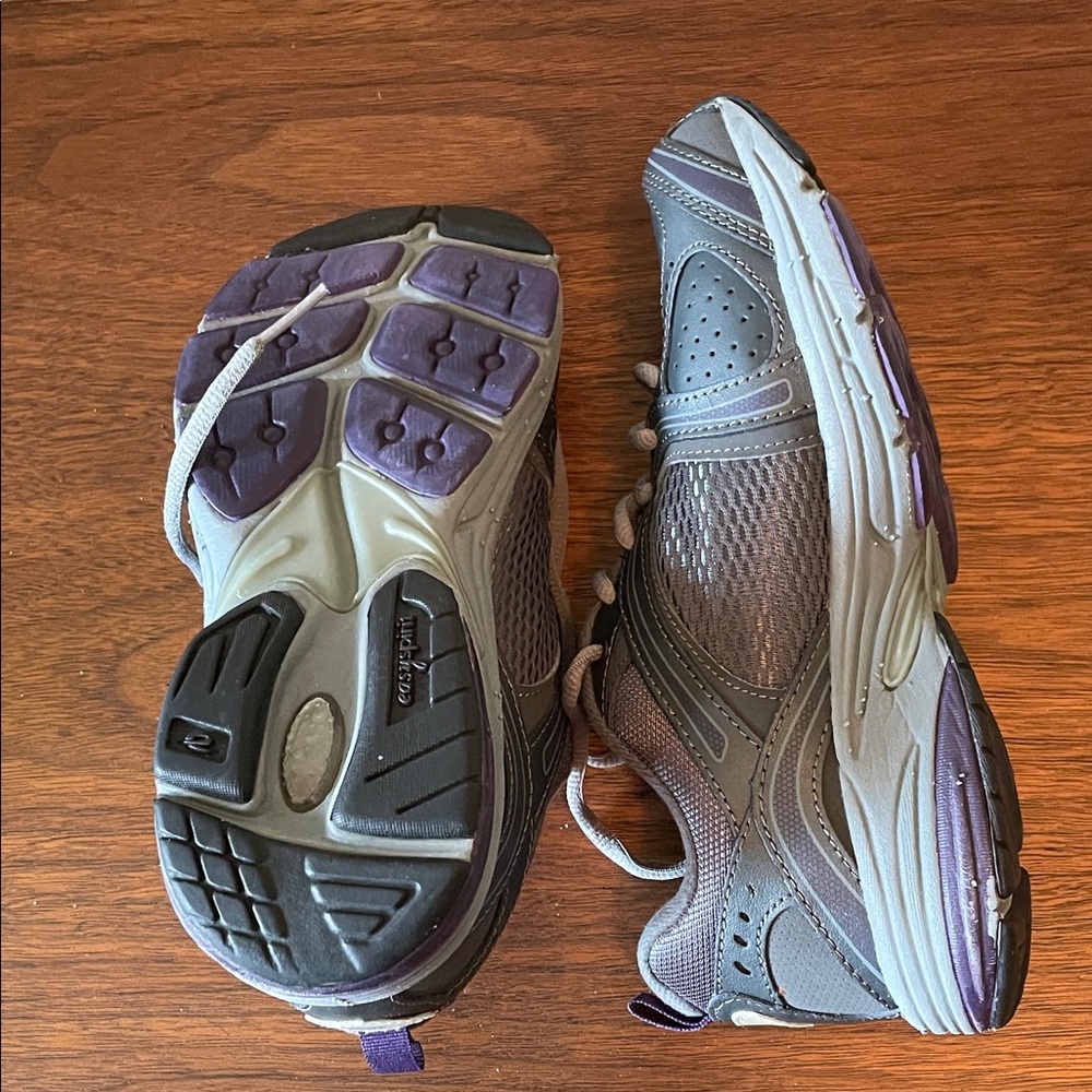 Easy Spirit Athletic Sneakers - Picture 7 of 9